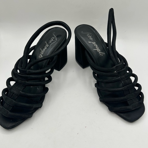 Free People Colette Cinched Strappy black leather Chunky BoHo Heel Sandals 38.5 - Picture 7 of 13
